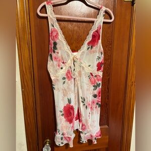 SECRET TREASURES Red Rose Floral Lace Chemise Womens Size Large